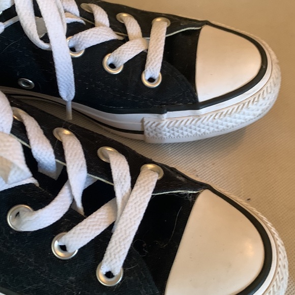 Converse size 6 woman’s - Picture 3 of 5